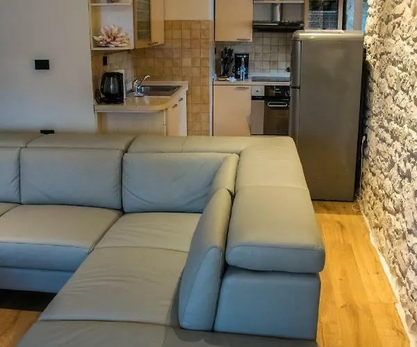 Oli Mare アパート ポレッチ