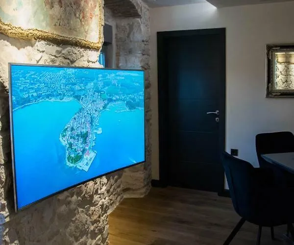 Oli Mare ポレッチ